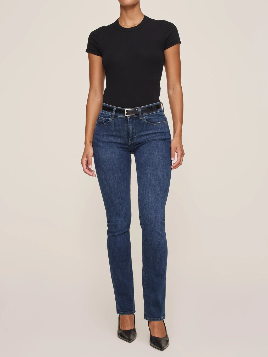 Mara Straight Mid Rise Instasculpt Jean