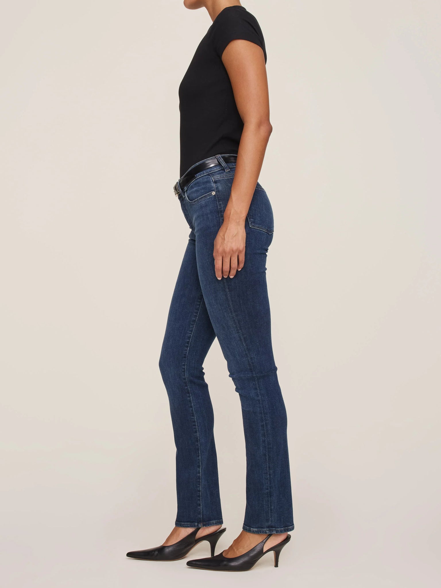 Mara Straight Mid Rise Instasculpt Jean
